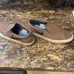 COPY - Nike SB slip ons